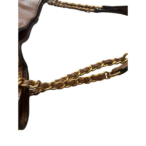 Tory Burch Britten Small Slouchy Tote in Pebbled Leather with Gold Chain Straps - Picture 6 of 7